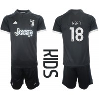 Camiseta Juventus Moise Kean #18 Tercera Equipación para niños 2023-24 manga corta (+ pantalones cortos)